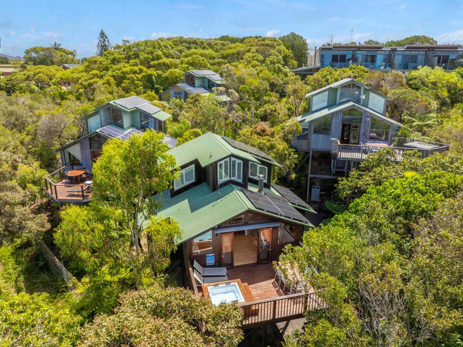 The Oasis Apartments And Treetop Houses Teluk Byron Bagian luar foto